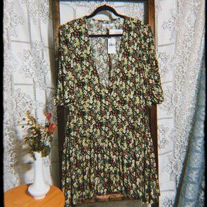 NWT Afrm Joanna Smocked Waist V-Neck Dress in Green Garden - Size XL